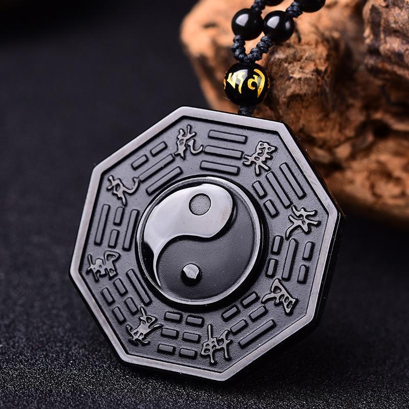 Frente do Pingente do Colar Obsidiana Yin Yang.