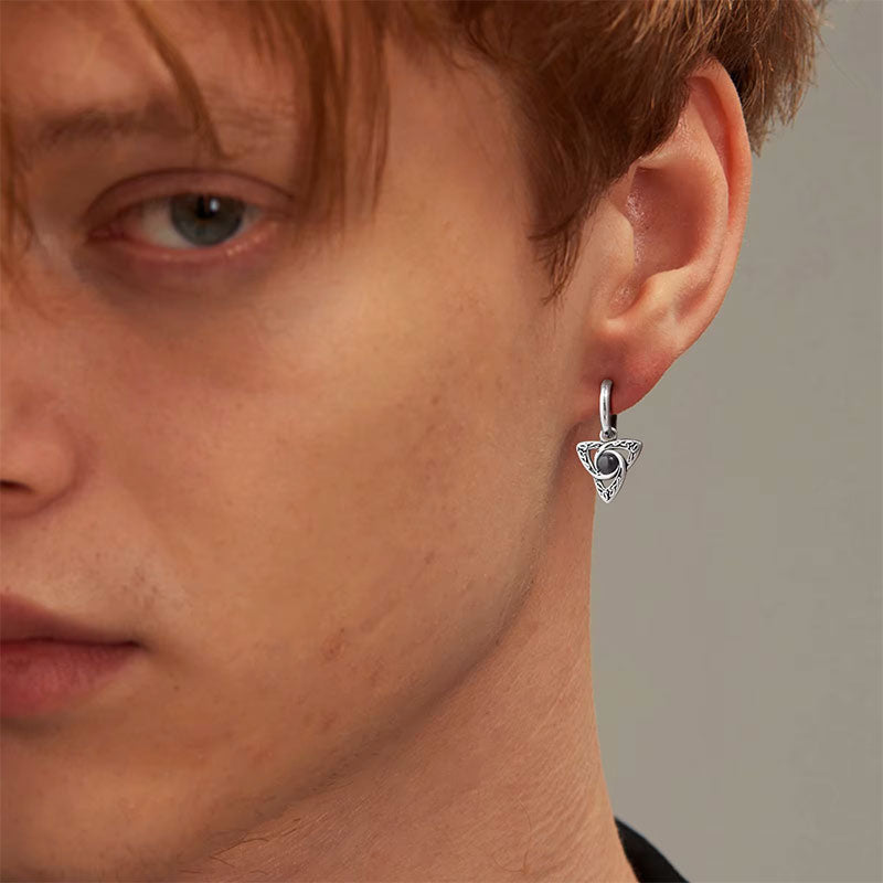 Homem Usando Brinco Prata Masculino Celta